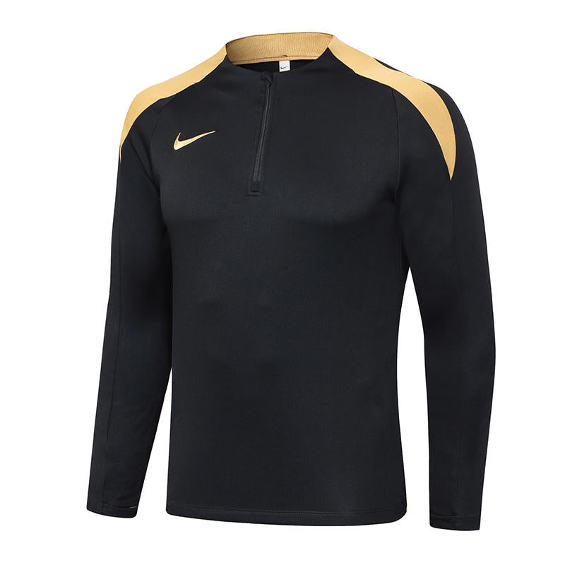 CONJUNTO NIKE NEGRO CON DORADO